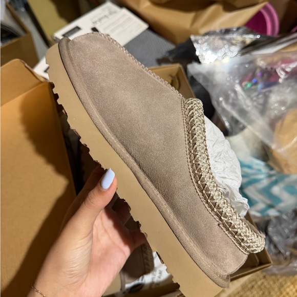 UGG Tasman Slipper Caribou - Picture 5 of 9